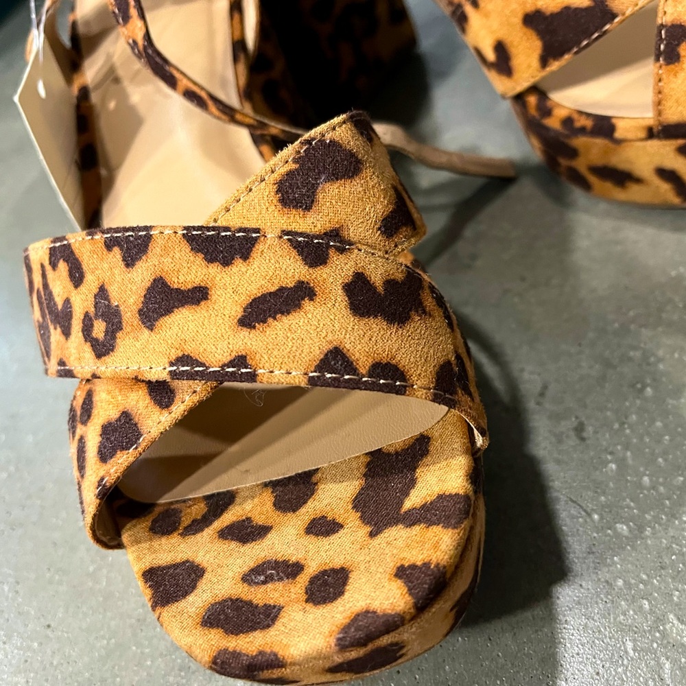 Adorable chunky animal print heels